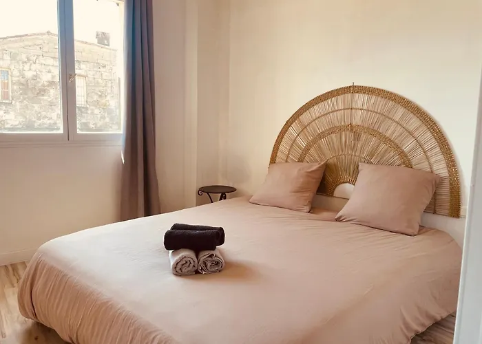 Les Toits Ensoleillés De Madeleine Apartamento Nimes