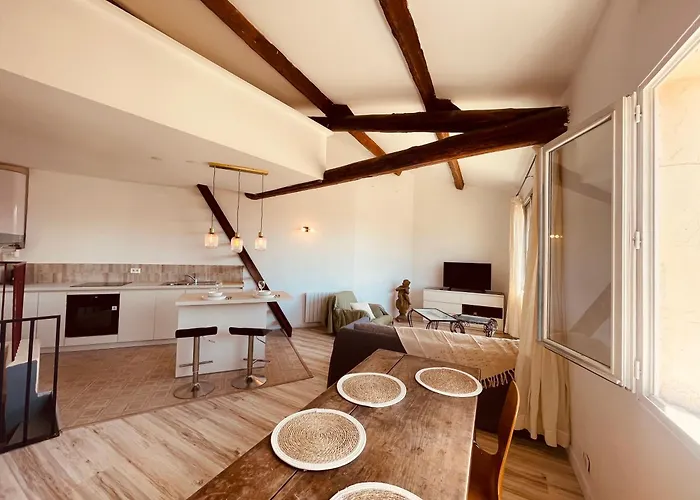 Les Toits Ensoleillés De Madeleine Apartamento Nimes